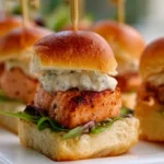 Mini Spicy Salmon Sliders avec Garlic Aioli
